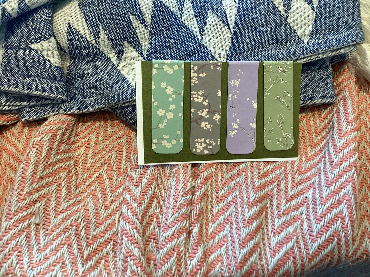 Magnetic Floral Bookmark Set