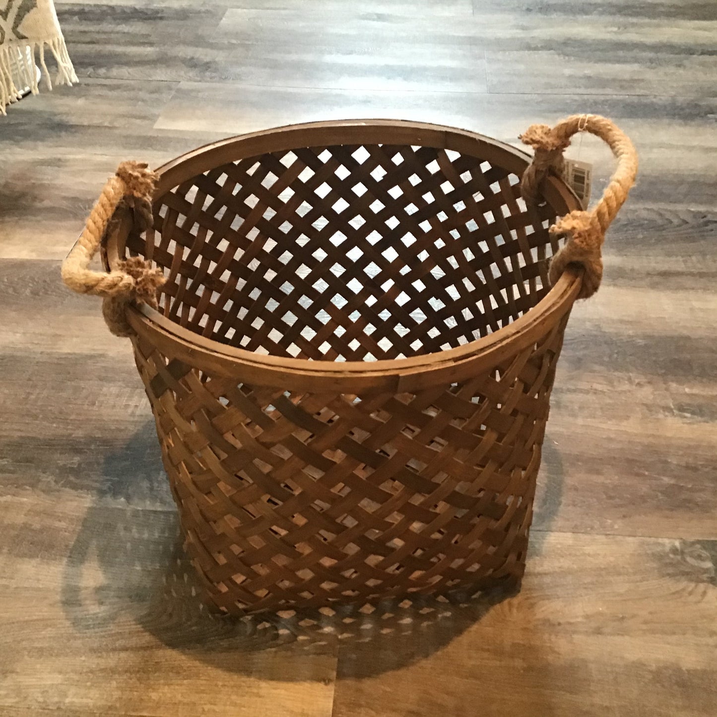 Tobacco Basket